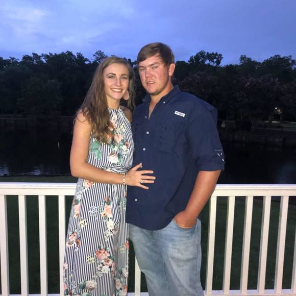 Meet your Posher, Alexis - Picture 1 of 1